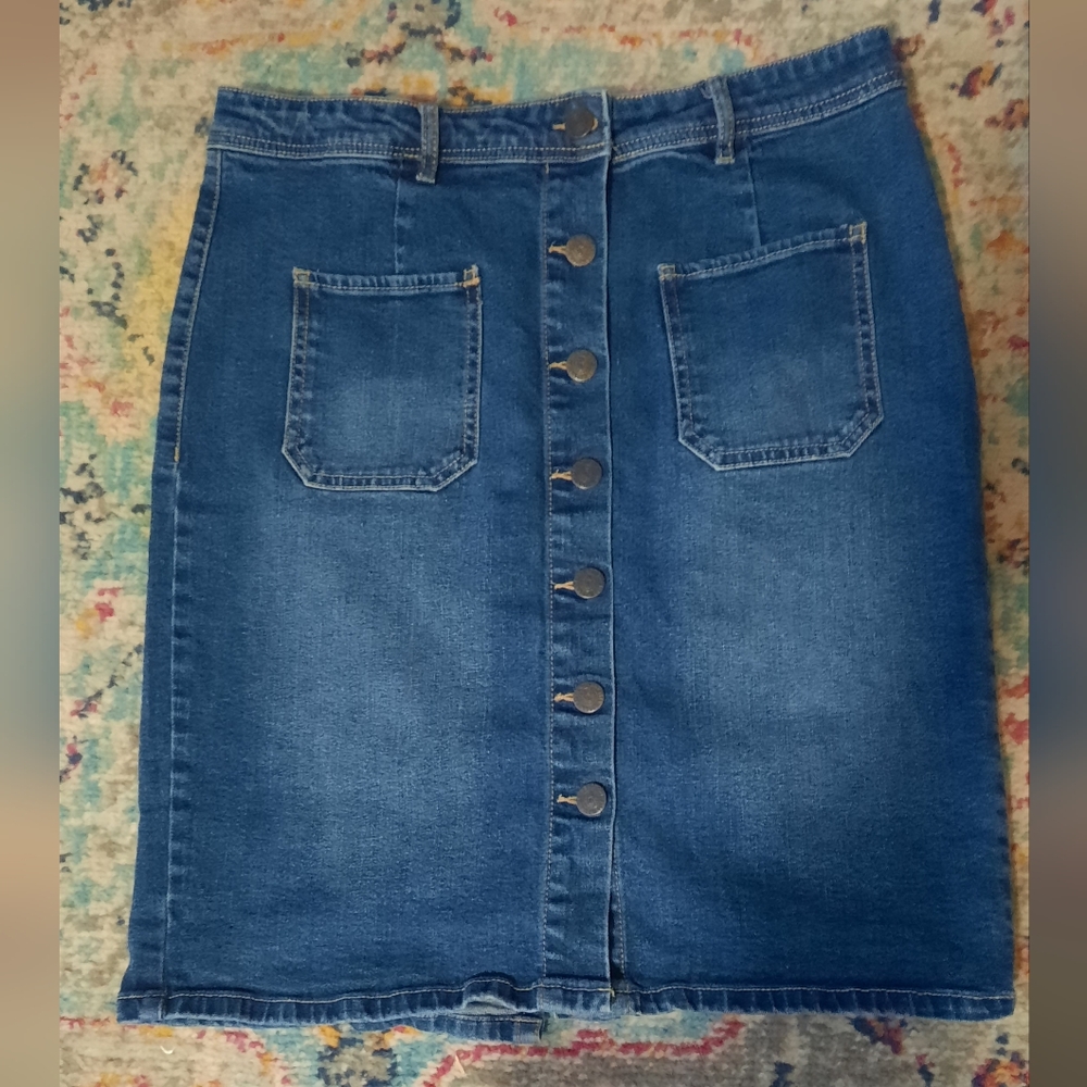 Kenneth Cole Reaction Denim Skirt